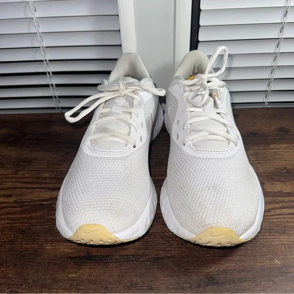 Nike Revolution 5 White Gold Women’s Running Sneaker Shoes Size 9.5 BQ3207-108 - Picture 6 of 9
